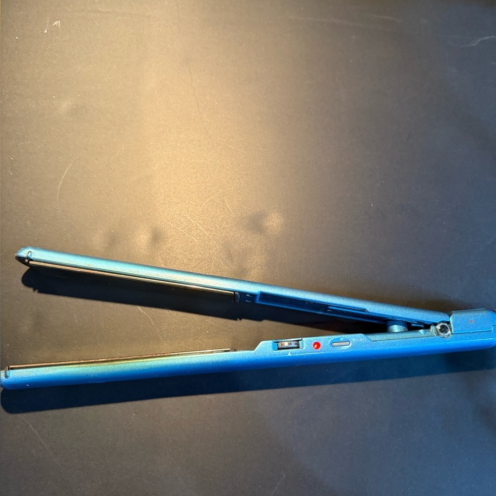 BaByliss Nano Titanium Hair Straightener - Blue